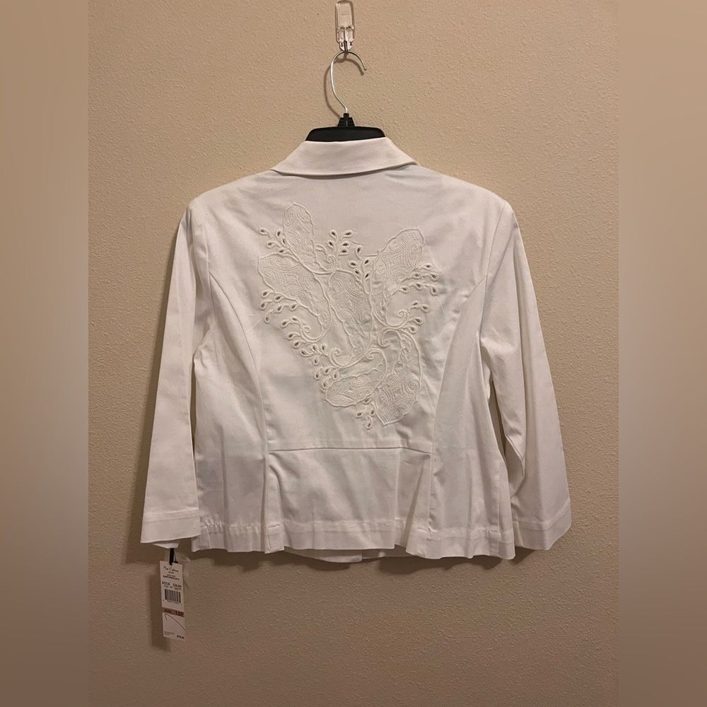 Nue Options White Embroidered Blazer - Picture 2 of 3
